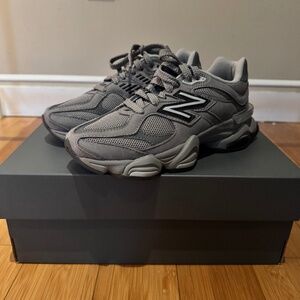 New Balance 9060 “Grey” Sneakers Size: Women’s 6 / Men’s 4 Condition: Excellent